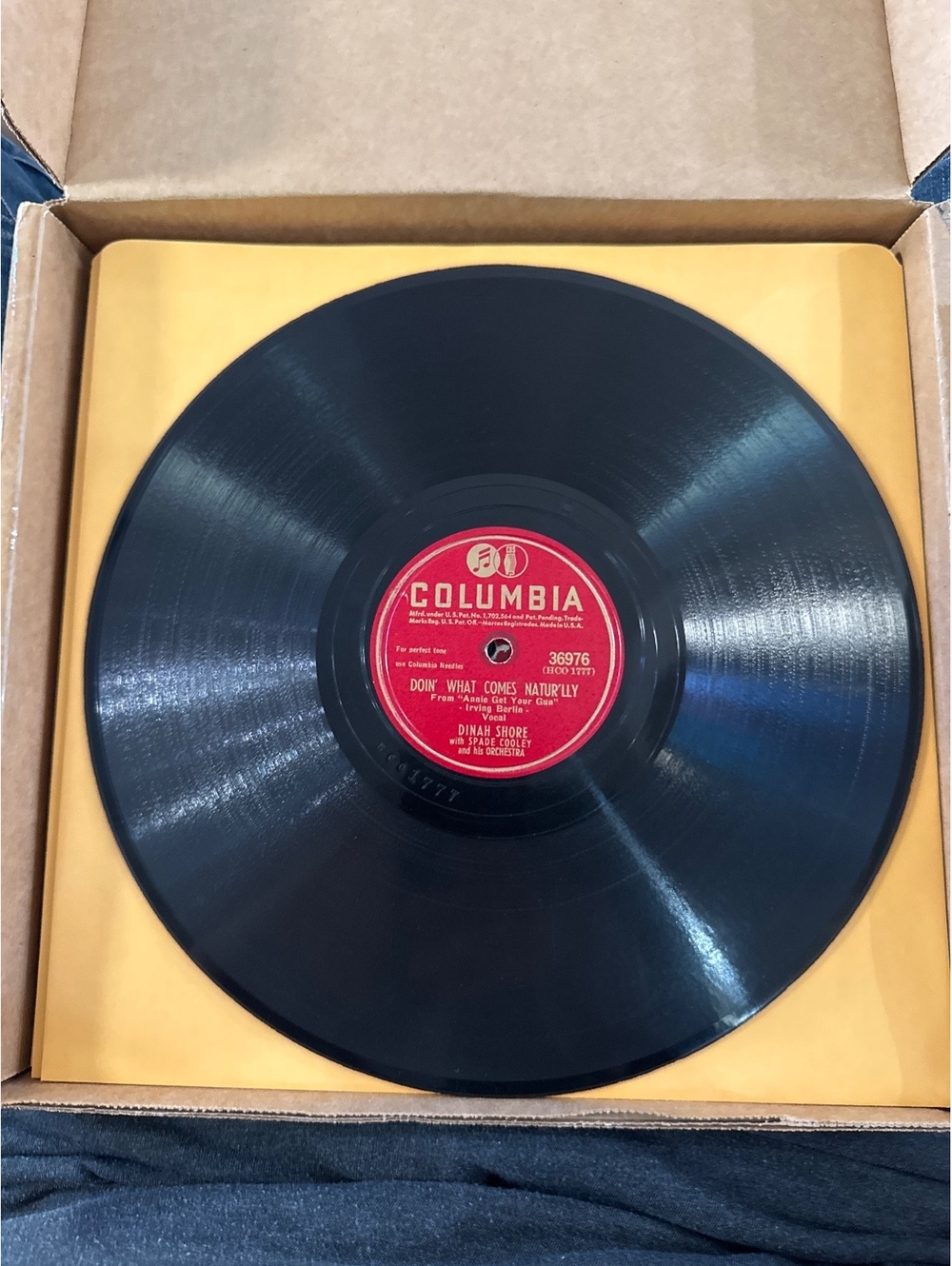 Vintage Columbia 78 RPM Vinyl Record - Dinah Shore "Got Lost in His Arms" / "Don